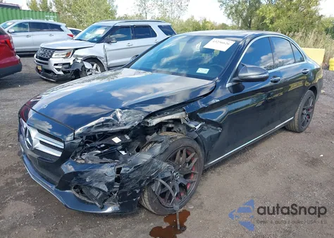 2018 Mercedes-Benz C 300 4Matic из США, поврежденный, VIN 55SWF4KB2JU280858